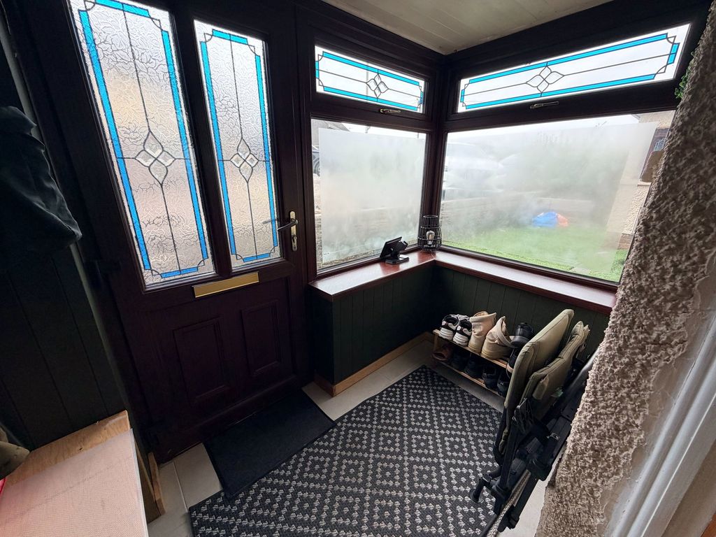 Property photo 2 of 31