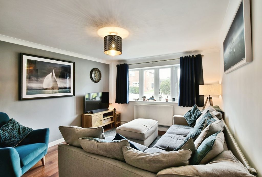 Property photo 3 of 21 Pbox-Img.Jpg