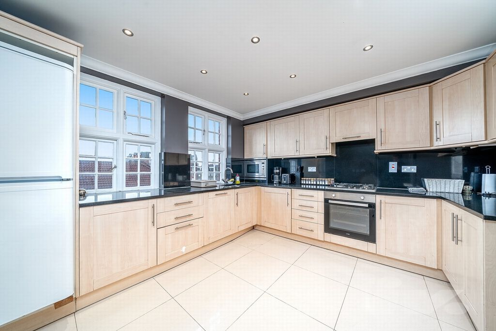 Property photo 3 of 21 Photo 2