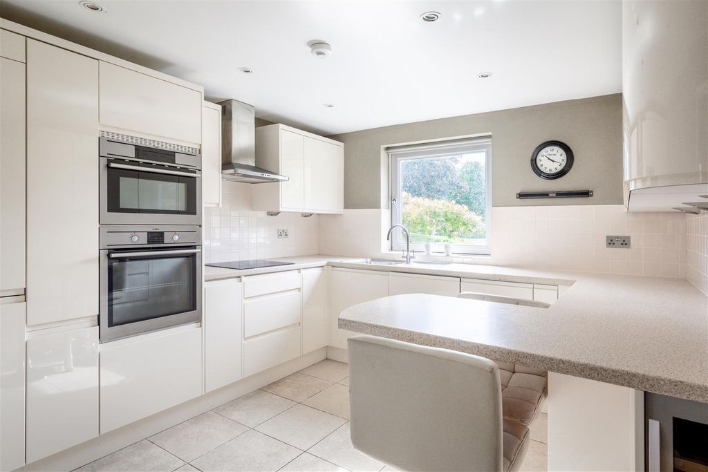 Property photo 2 of 14 Chiswick Staithe-13.Jpg