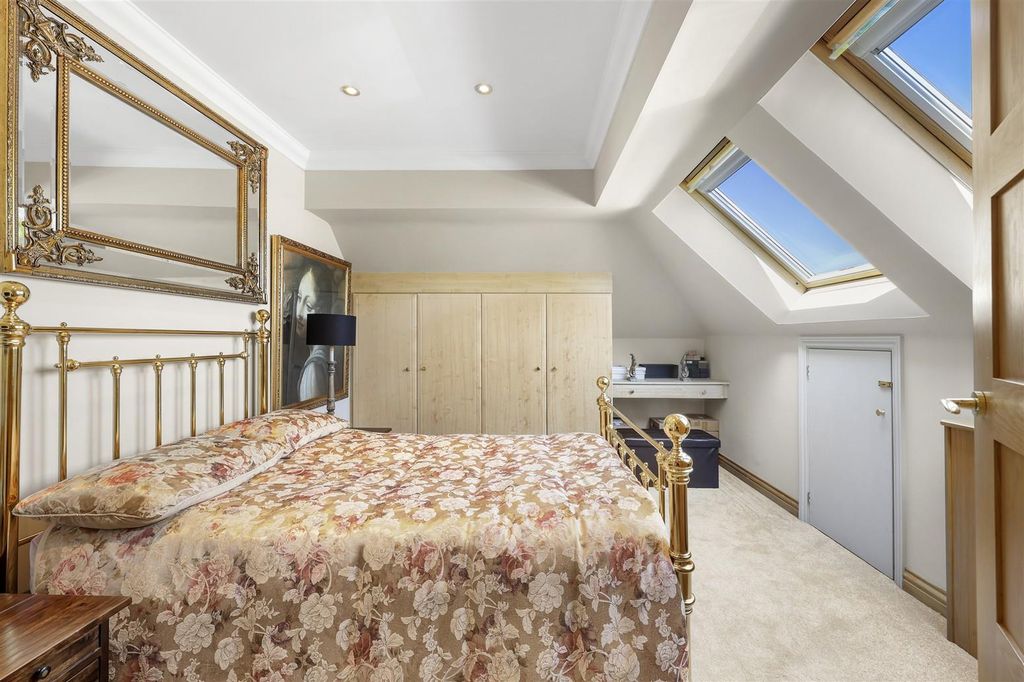 Additional image 19 of 3 bed flat for saleCrows Road, Epping CM16