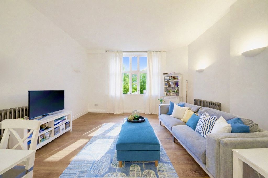 Property photo 2 of 10 Picture No. 29