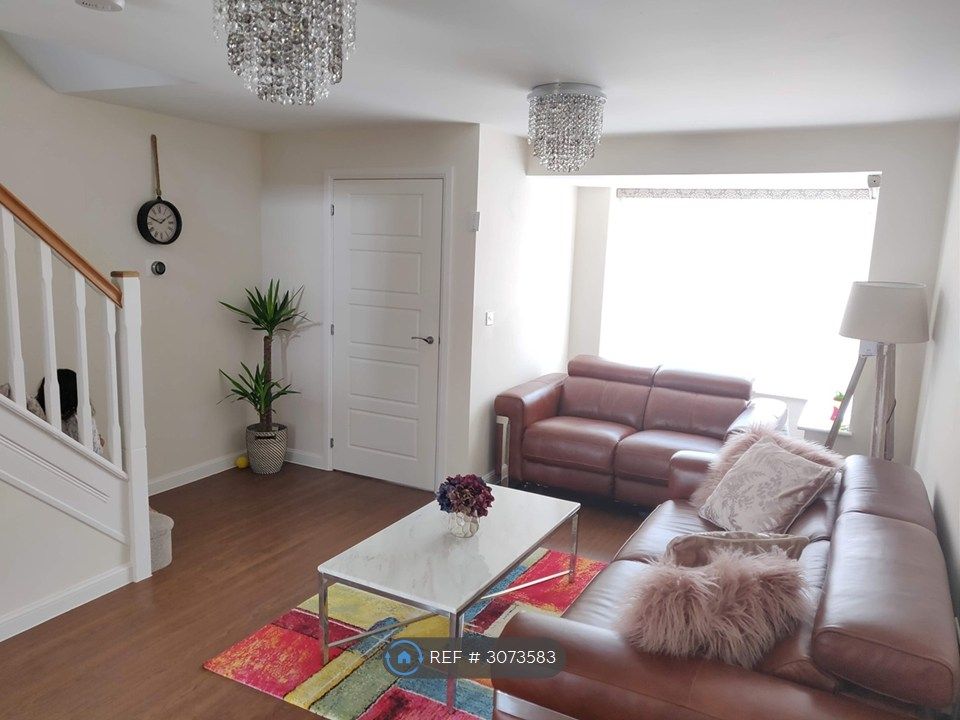 Property photo 1 of 21 Lounge
