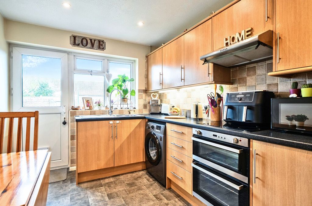 Property photo 2 of 14