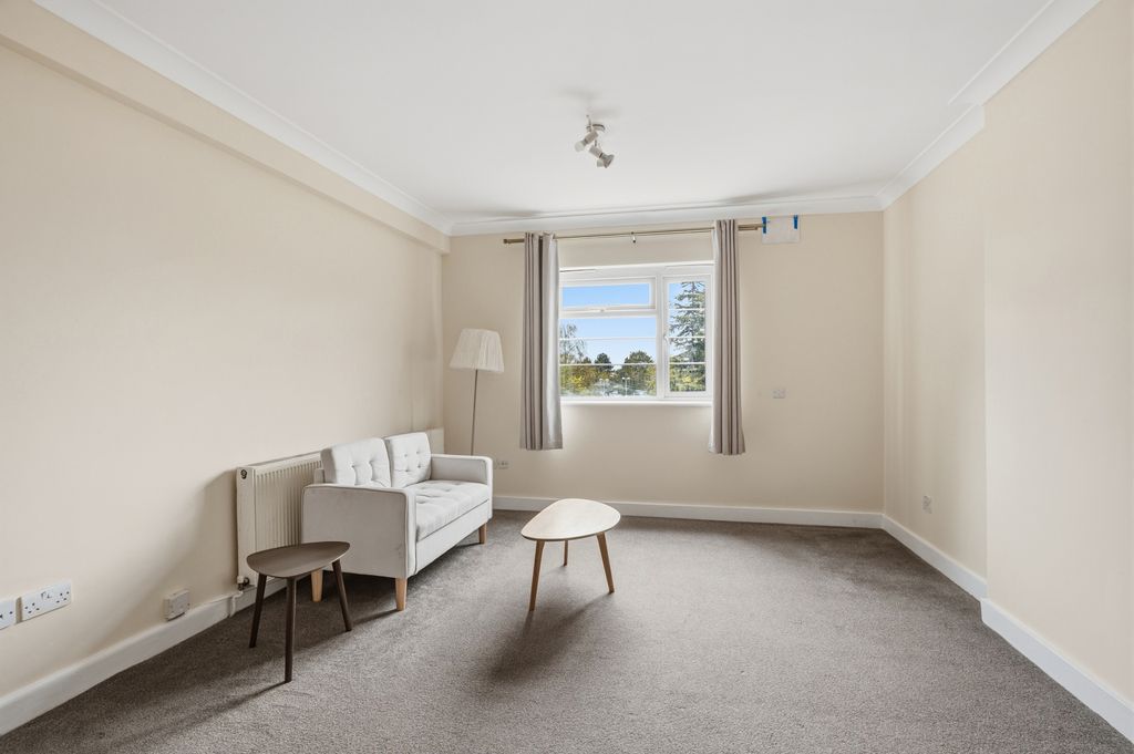 Property photo 3 of 16 Picture No. 22