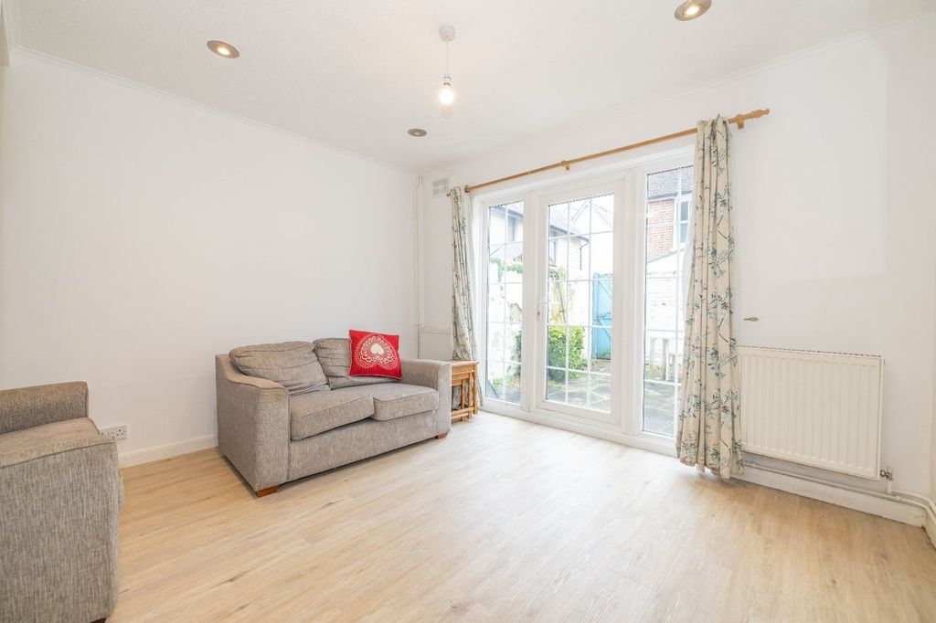 Property photo 2 of 10 Picture 2