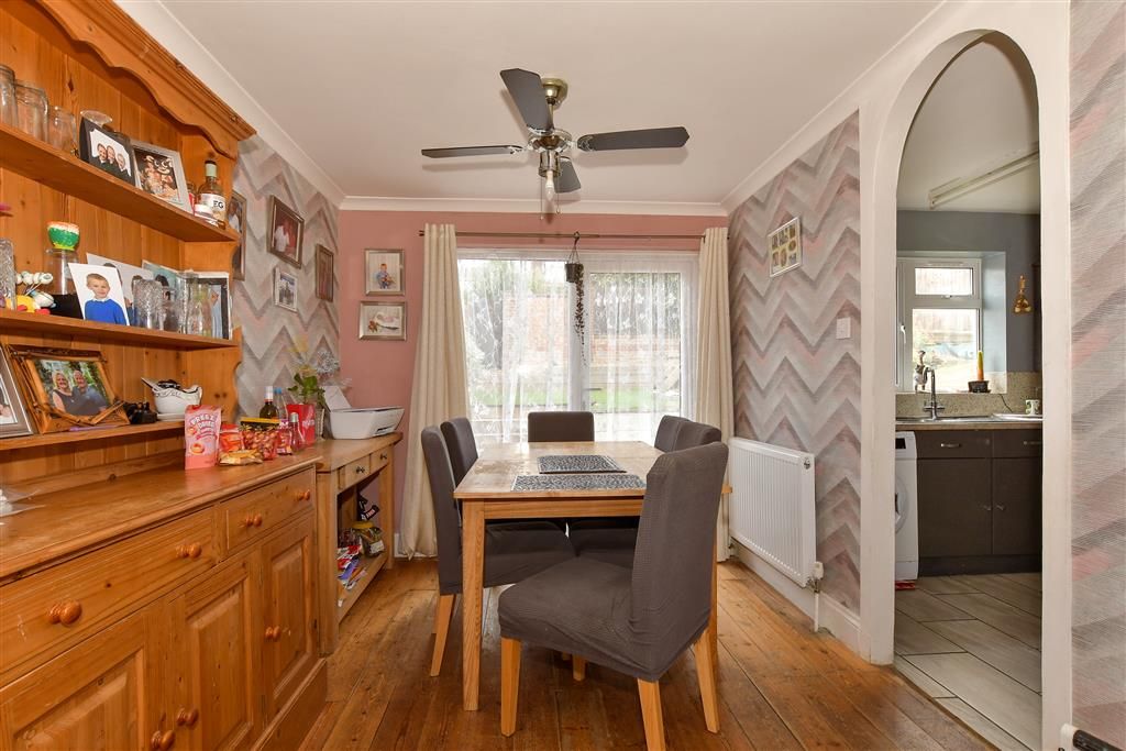 Property photo 3 of 11 Dining Area