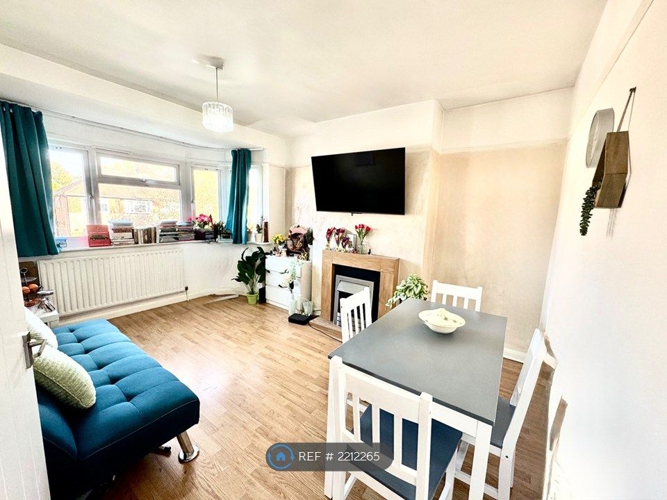 Property photo 3 of 8