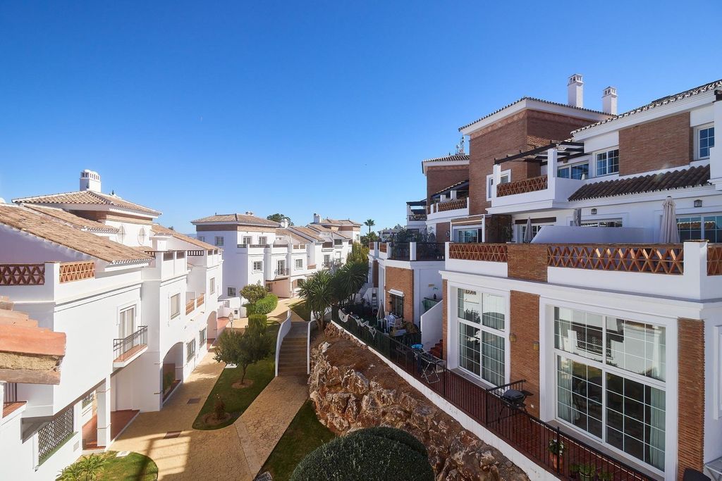 Property photo 1 of 52