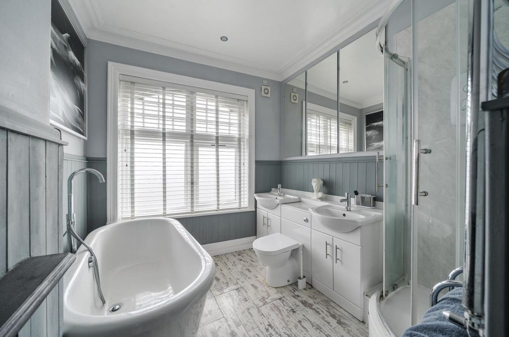 Property photo 2 of 23 1407141-10-699d85591Dbc8.Jpg