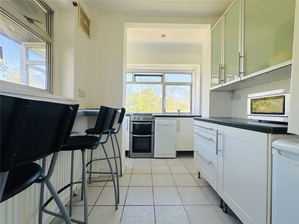 Property photo 3 of 11 Picture 3