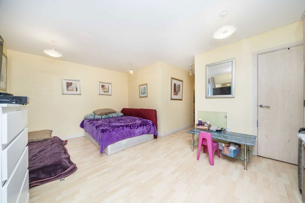 Property photo 3 of 4