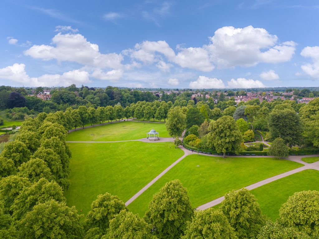 Property photo 2 of 20 Picture No. 17