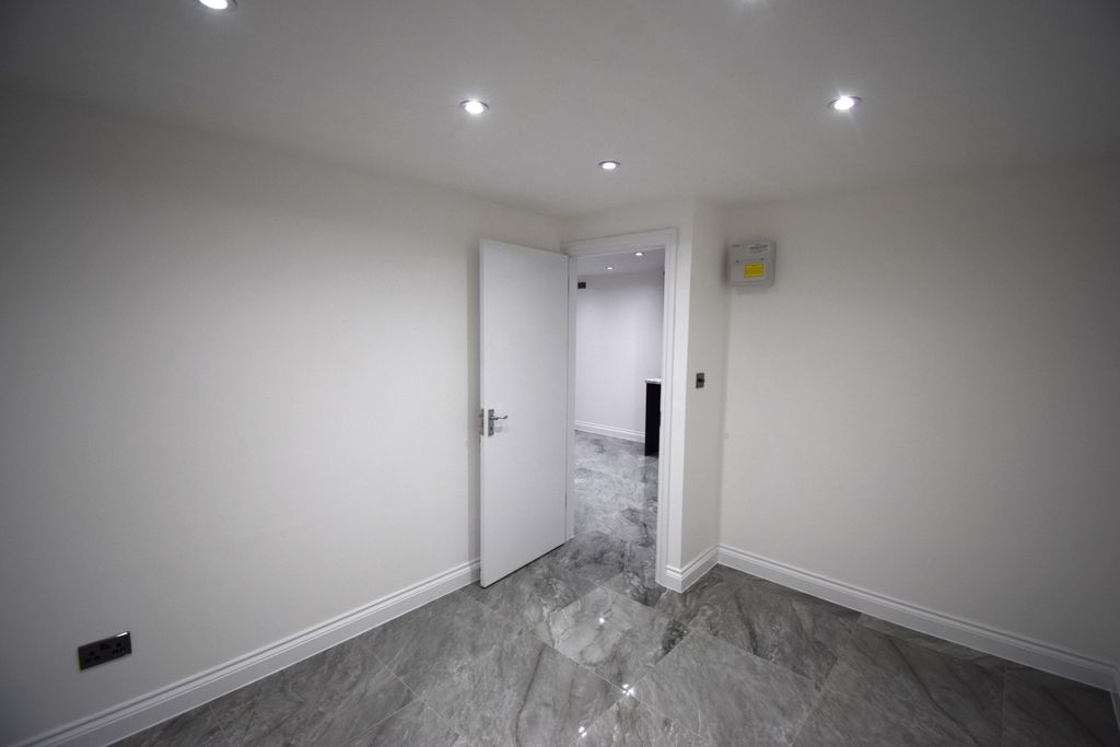 Property photo 3 of 10 Gallery