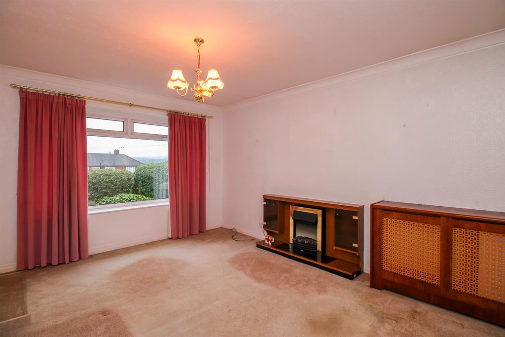 Property photo 3 of 10 Living Room