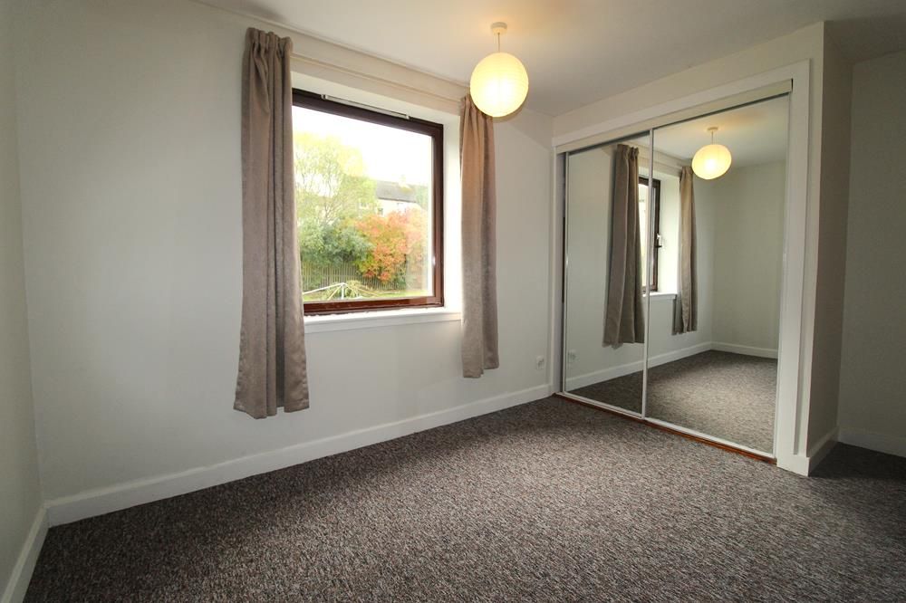 Property photo 2 of 6 Bedroom 1 (1)
