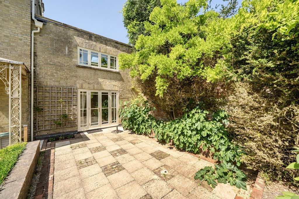 Property photo 1 of 29 Picture No. 25