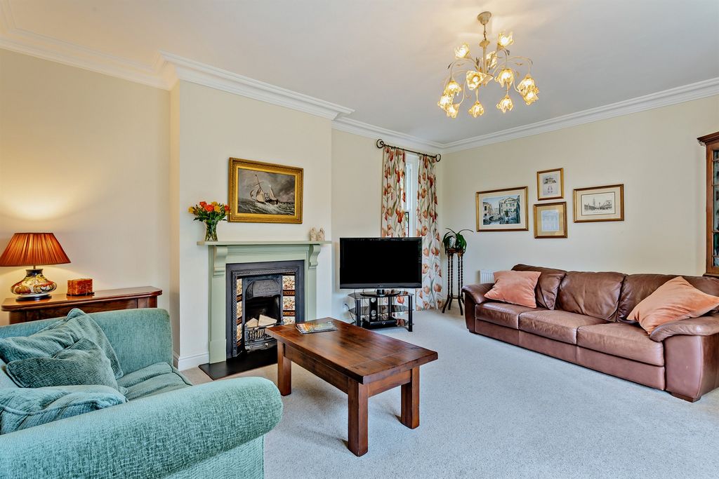 Property photo 3 of 24