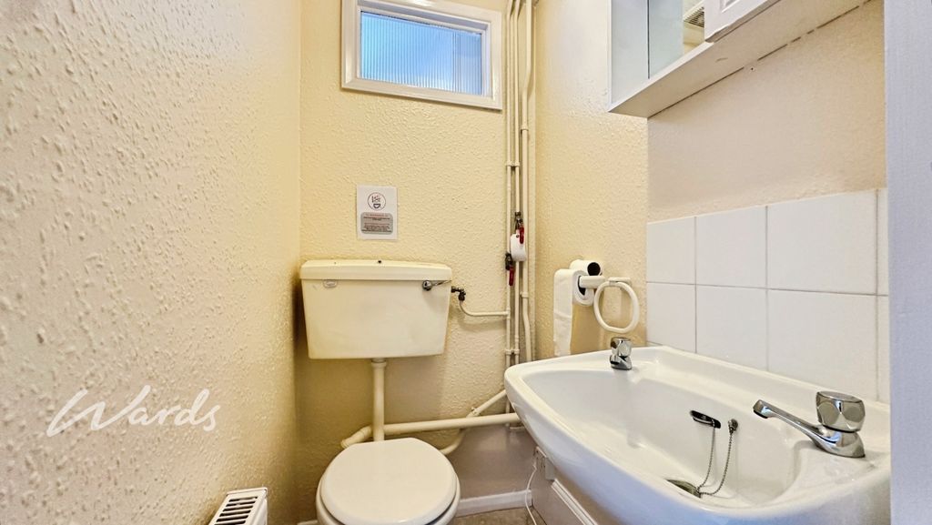 Property photo 3 of 11 Bathroom