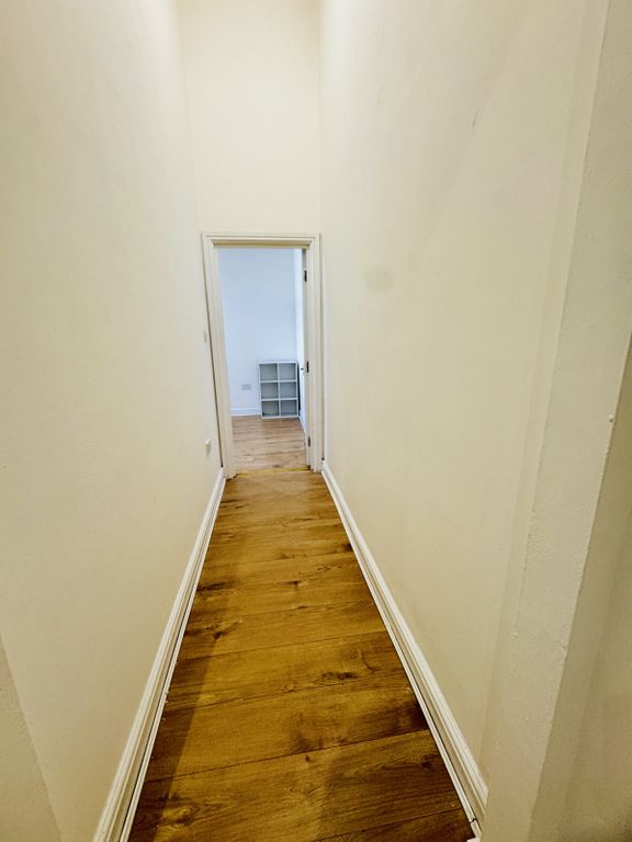 Property photo 2 of 6 Hallway