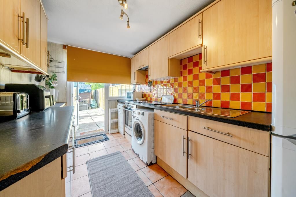 Property photo 2 of 18 Kitchen