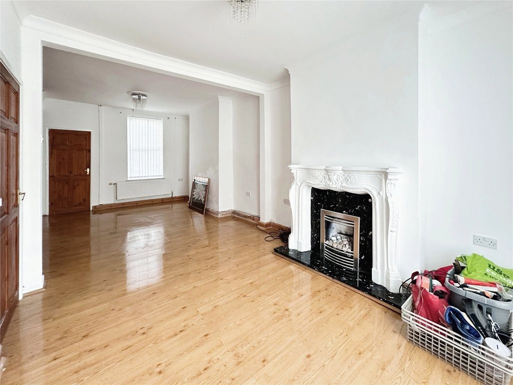 Property photo 3 of 13 Picture No. 07