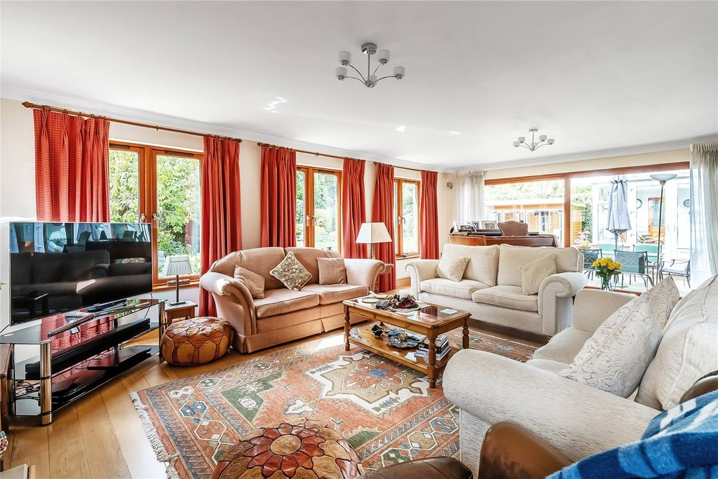 Property photo 2 of 24 Living Room