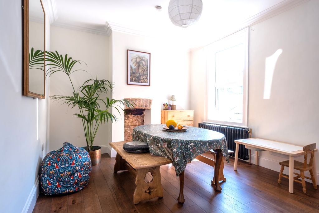 Property photo 3 of 17 Dining Room