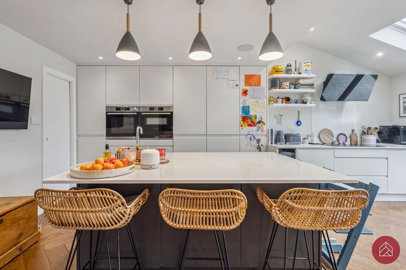 Property photo 3 of 21 Photo 6