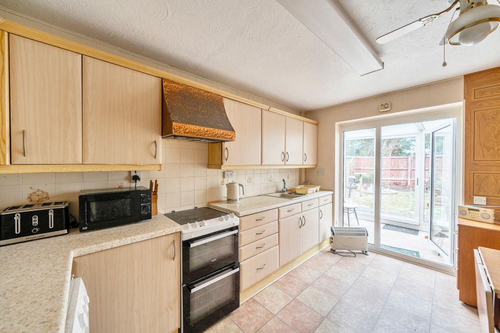 Property photo 2 of 12 15130464