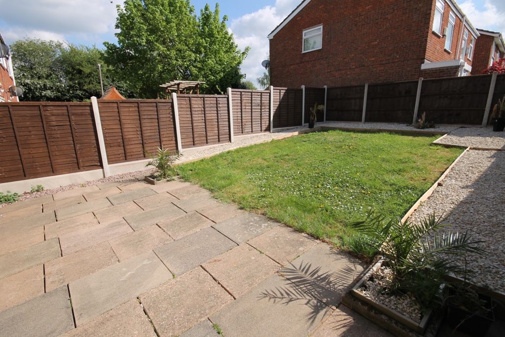 Property photo 1 of 8 Spacious And Nicely Decorated 2 Double Bedroom Maisonette