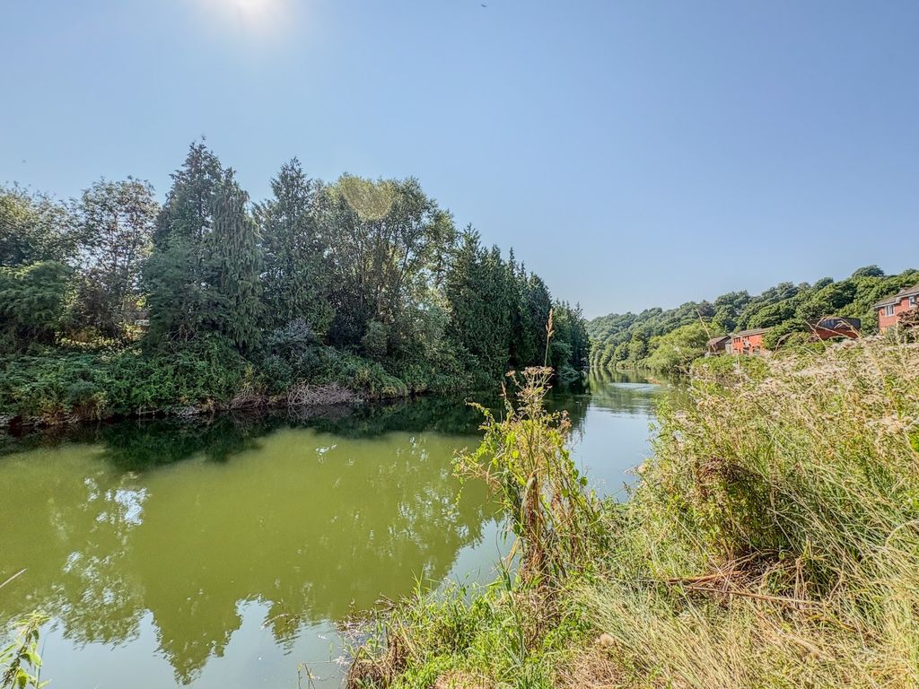 Property photo 3 of 15 5132758