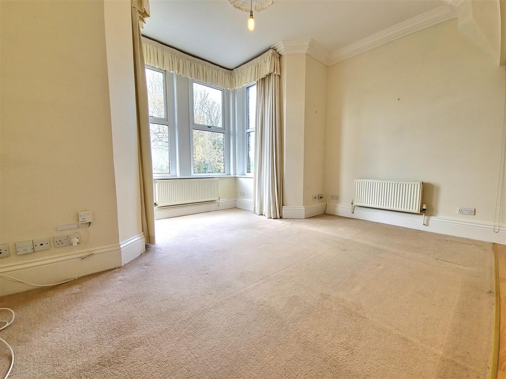 Property photo 2 of 8 Living Room