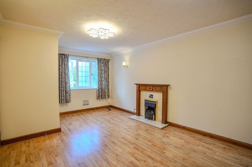 Property photo 2 of 19