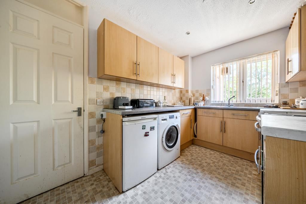 Property photo 3 of 20 Kitchen