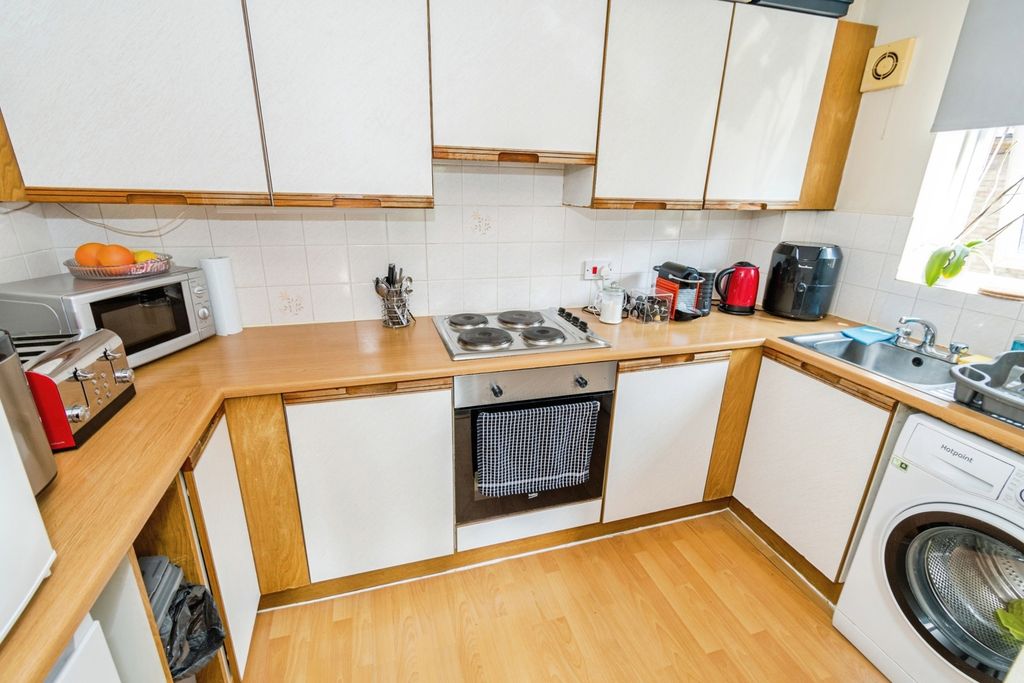 Property photo 2 of 12 Photo