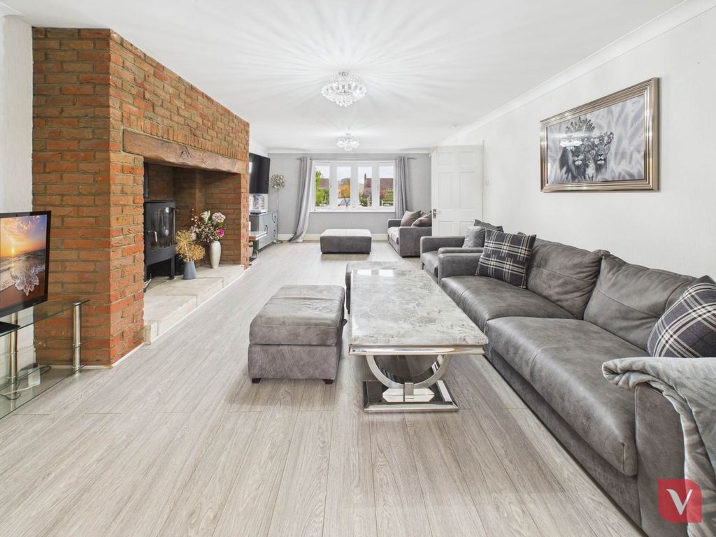 Property photo 3 of 33