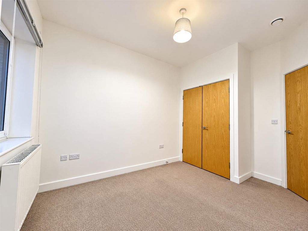 Property photo 3 of 6 d1936936-Ed5A-45Ad-8d20-5A8d0Ffaa951.Png