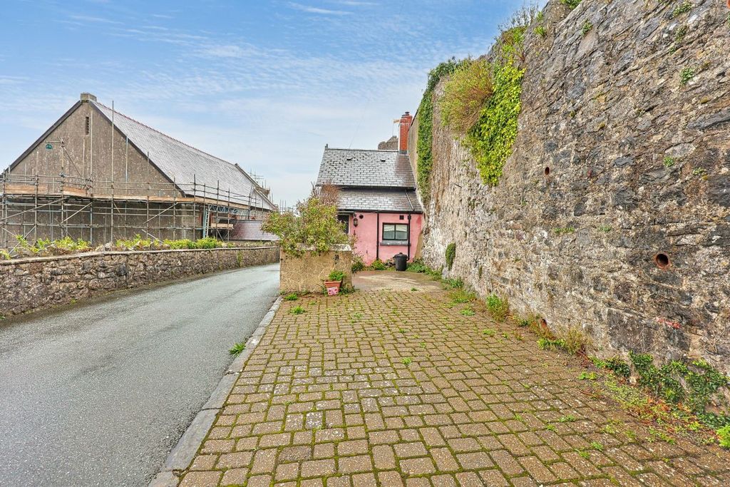 Property photo 3 of 7