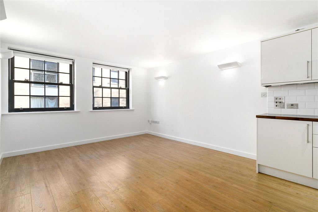 Property photo 3 of 7 Picture No. 05