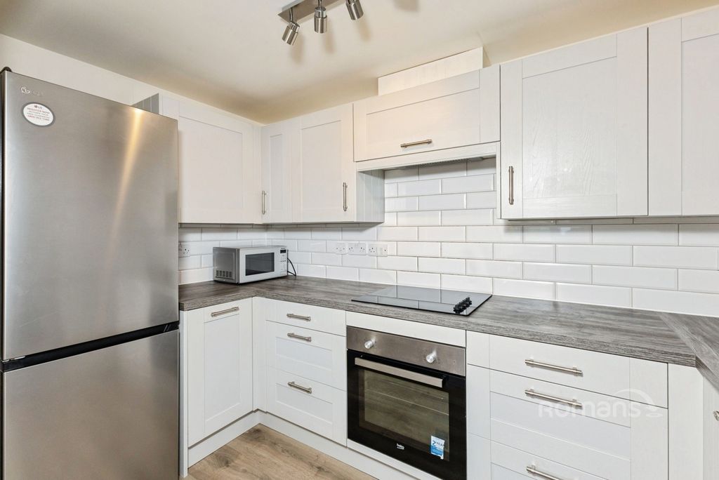 Property photo 2 of 11 Pbox-Img.Jpg