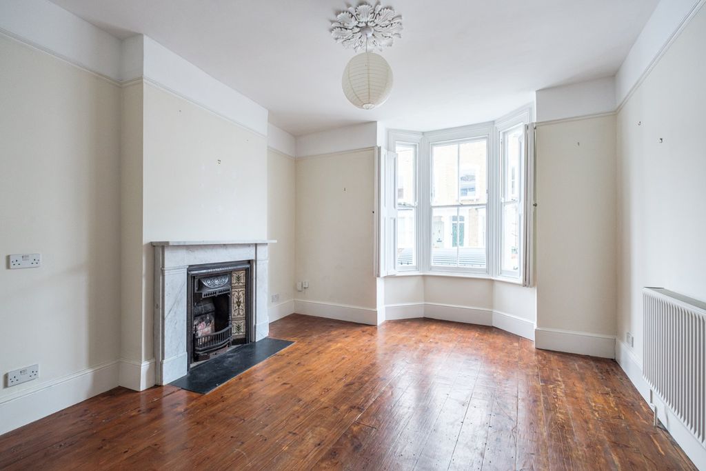 Property photo 2 of 29