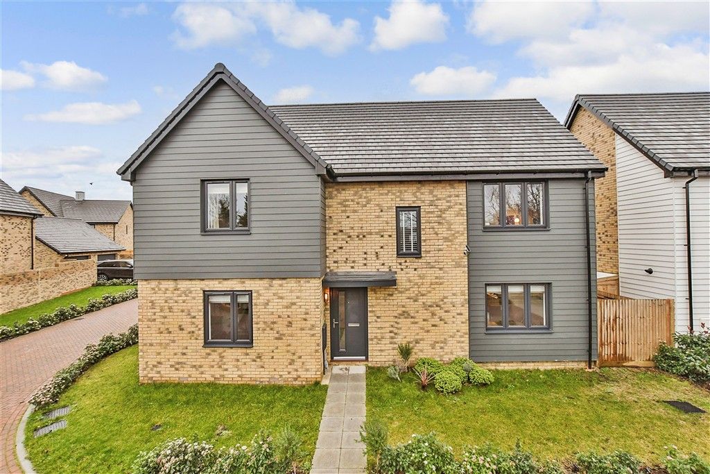 Property photo 3 of 14 Front