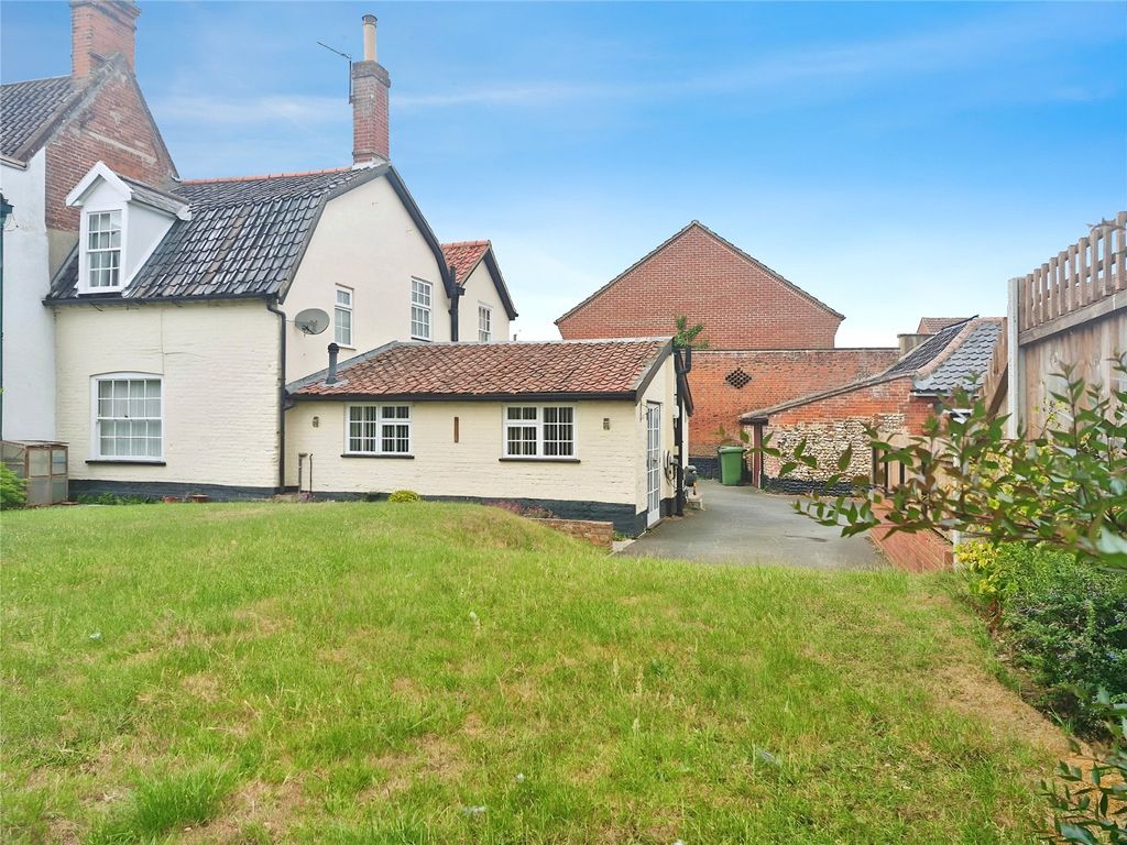 Property photo 2 of 18 Picture No. 24