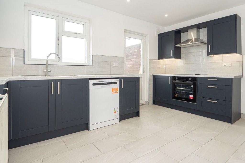 Property photo 2 of 26 Kitchen