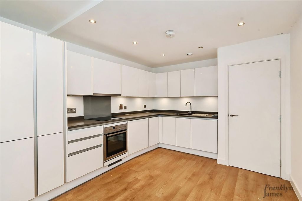 Property photo 3 of 17 304-Carrick-Court (6).Jpg