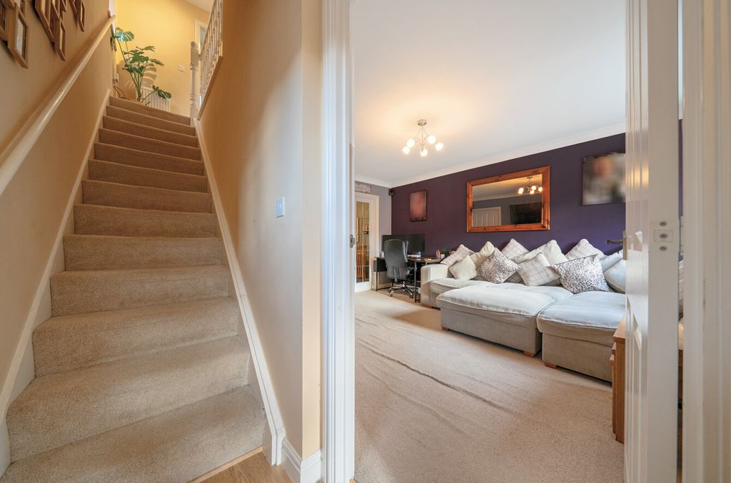 Property photo 2 of 26 -691d9924Edd89-l-1381149-19-691cd446c3E93