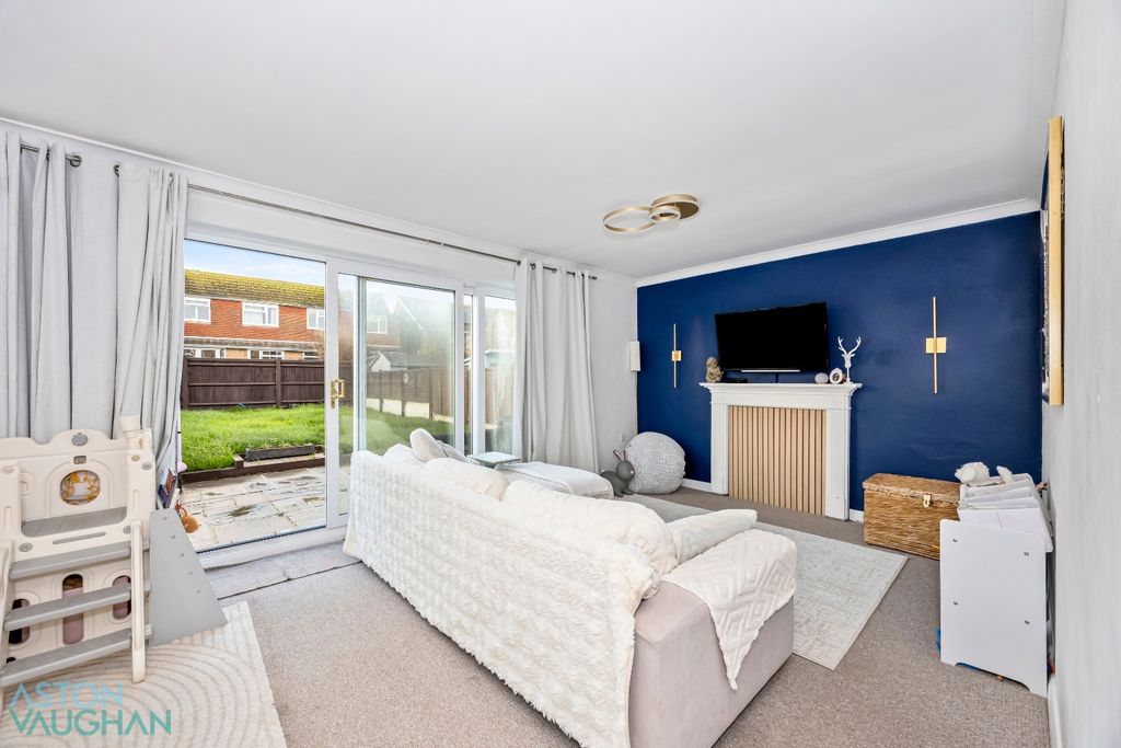 Property photo 3 of 22 4696132