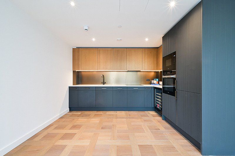 Property photo 2 of 16 3 Broxwood Gardens