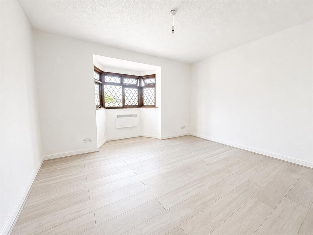 Property photo 3 of 5 Coopers Estate Agents